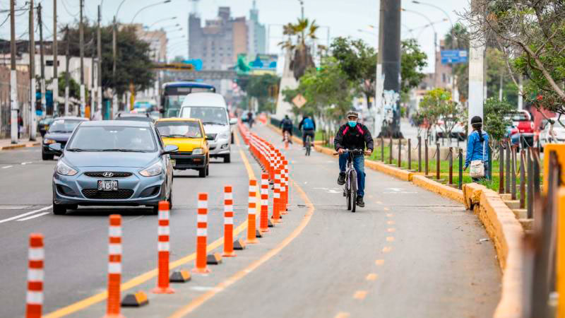 Venta de Bolardos de Señalizacion y Seguridad Vial a Todo Perú 3 Venta de Bolardos de Señalizacion y Seguridad Vial a Todo Perú
